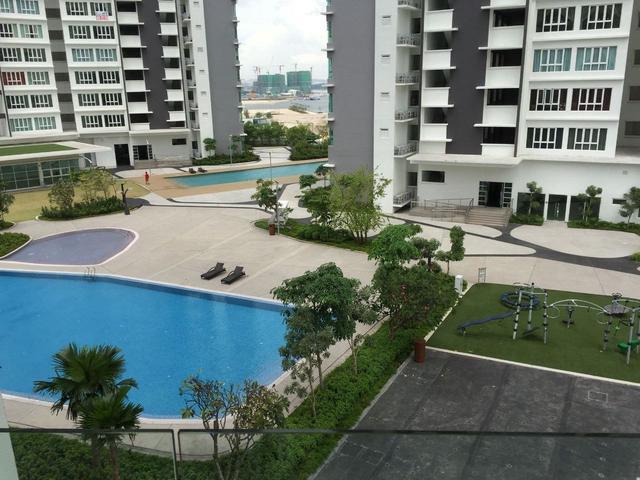 Tropez Danga Bay Town Area