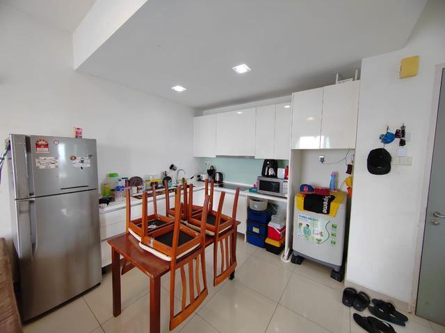 Tropez residence Danga bay 2 bedrooms full loan good condition