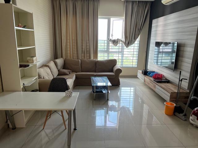 Tropez Residence danga bay fully furnished for sale