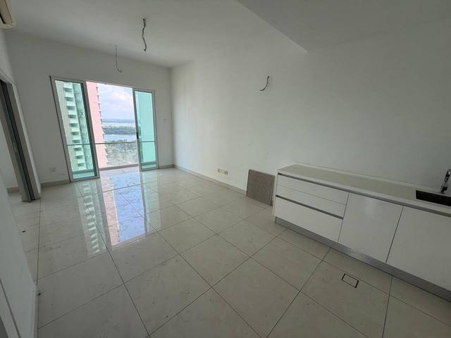 Tropez Residence Danga Bay JB Town CIQ 11bed 1bath