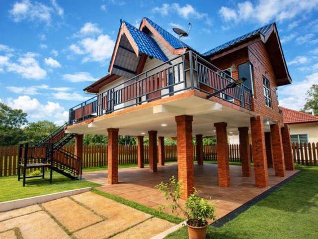 Tropical Elevated Villa Bandar Tasik Senangin Lenggeng