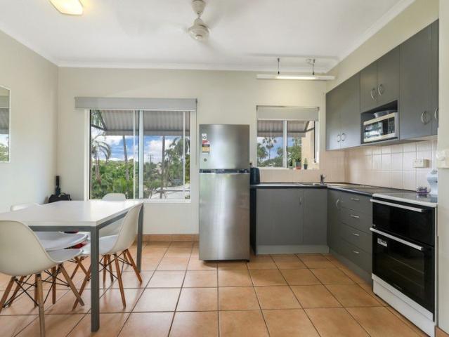 Tropical One Bedroom Unit in the Heart of The Gardens