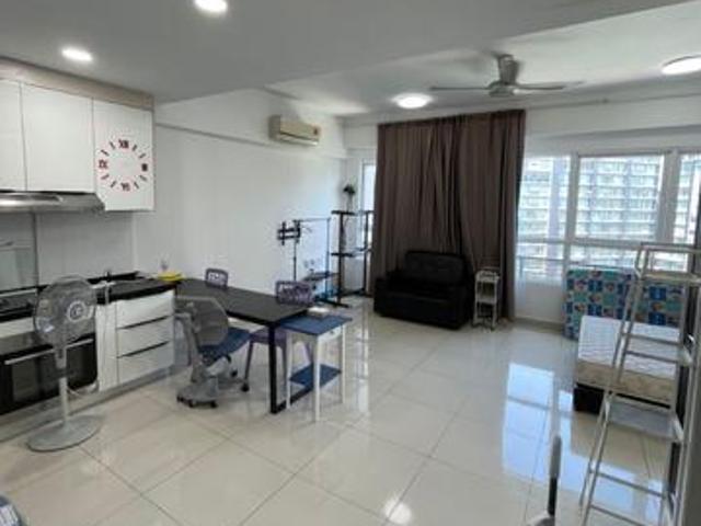 Tropicana Bay Studio Furnished 2 Car Parks