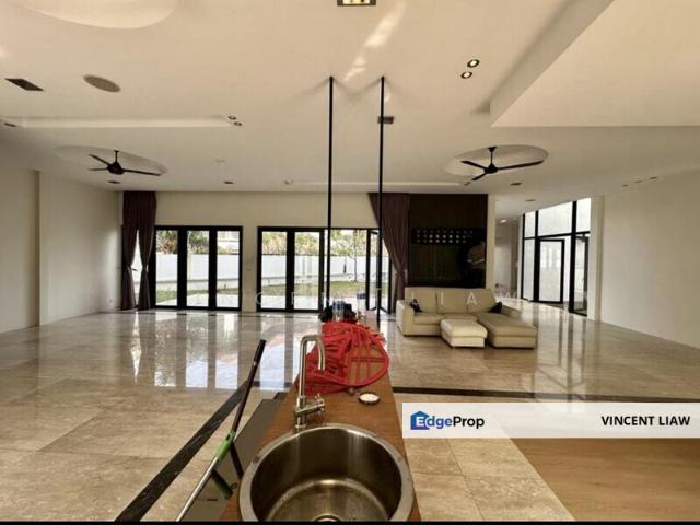 Tropicana Luxury 3 Storey Bungalow
