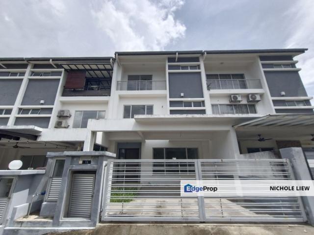 Parkfield Residences, Tropicana Heights