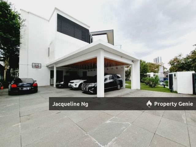 Tropicana Resort Bangalow House For Sale