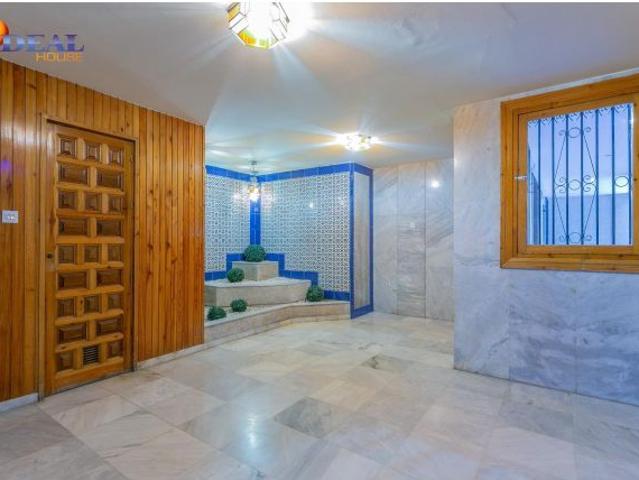TRATESTERO EN VENTA EN EL CENTRO DE GRANADA