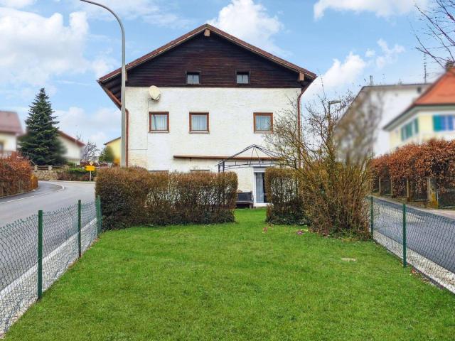 Sanierungsbedürftiges EFH mit viel Platz und guter Lage in Bad Griesbach zu verkaufen