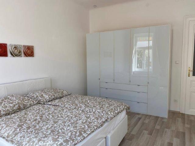 traumhaft helle & ruhiger Altbau WG geeignet