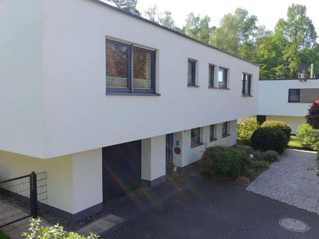 Traumhaft schöner Bungalow, komplett saniert in begehrtester Lage von Rösrath Kleineichen