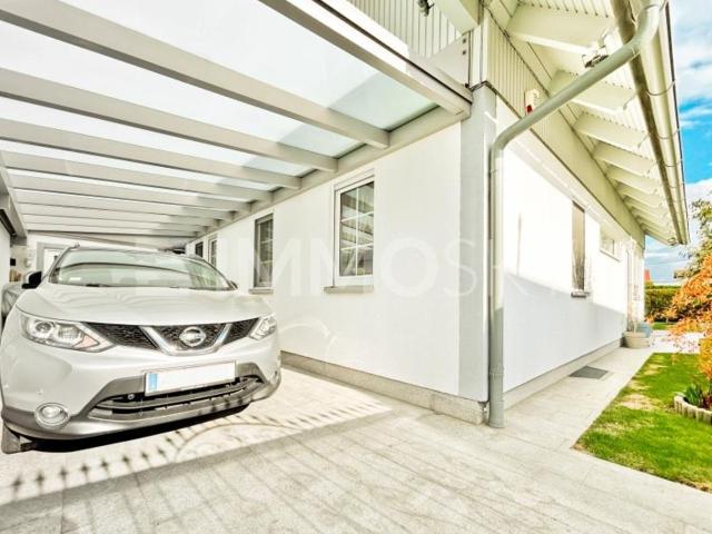 Traumhaft Paradies mit Garten und Carport!
