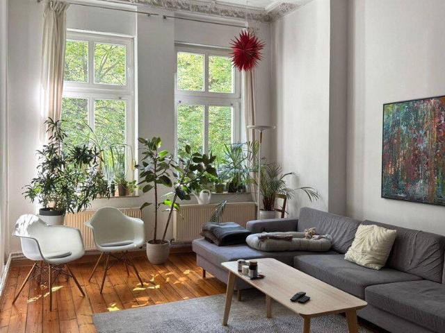 Traumhafte Altbauwohnung mit großer Terrasse im Kollwitzkiez