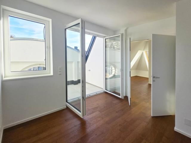 Traumhafte Dachterrassenwohnung mit Altbauflair Erstbezug!