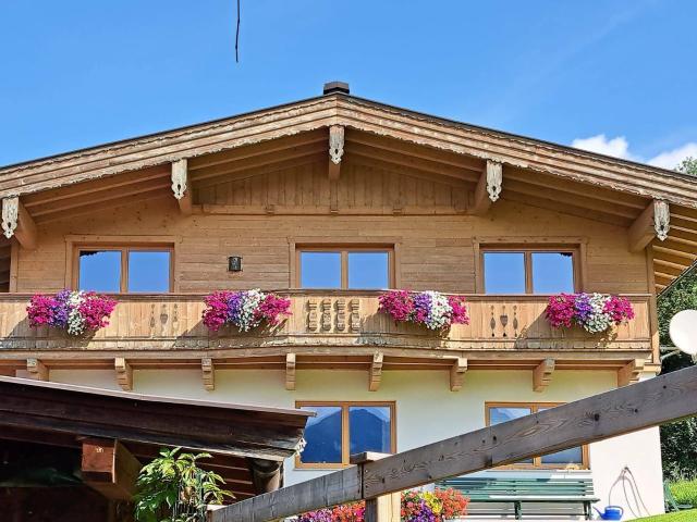 ️ Traumhafte Dachgeschosswohnung in Alleinlage – 100 m² in Aurach bei Kitzbühel Bichlalm Gebiet Längerfristig zu vermieten | Teilmöbliert | 1000 m Seehöhe | Sonnige Ruhelage