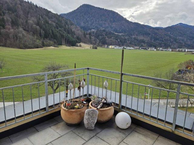Traumhafte Dachgeschoßwohnung in Wörgl: 4 Zimmer, Terrasse & 2 Tiefgaragenplätze!