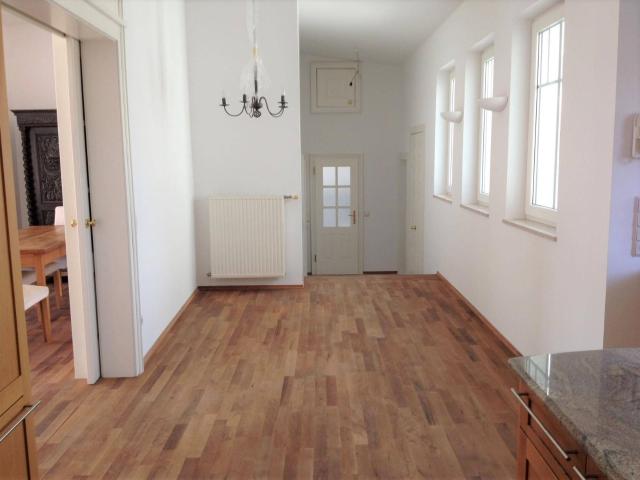 Traumhafte Dachgeschoßwohnung mit großer Terrasse