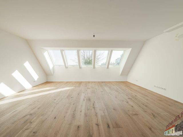 Traumhafte Dachgeschosswohnung mit perfekter Raumaufteilung – 4 Zimmer Wohnung mit 17 m² Terrasse, Erstbezug, luxuriöser Neubau mit erstklassiger Ausstattung & Garage