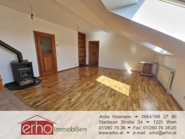 Traumhafte Dachgeschoßwohnung mit Terrasse in Top Lage Perfekt für Singles oder Paare!