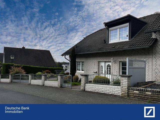 Traumhafte Doppelhaushälfte in Hennef Wohngebiet auf dem Blocksberg