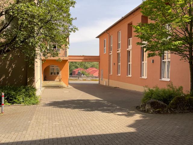 Traumhafte Eigentumswohnung mit überdachten Balkon mit Blick über Oppenheim