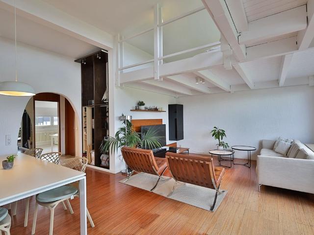Traumhafte Galerie Wohnung mit Blick ins Grüne