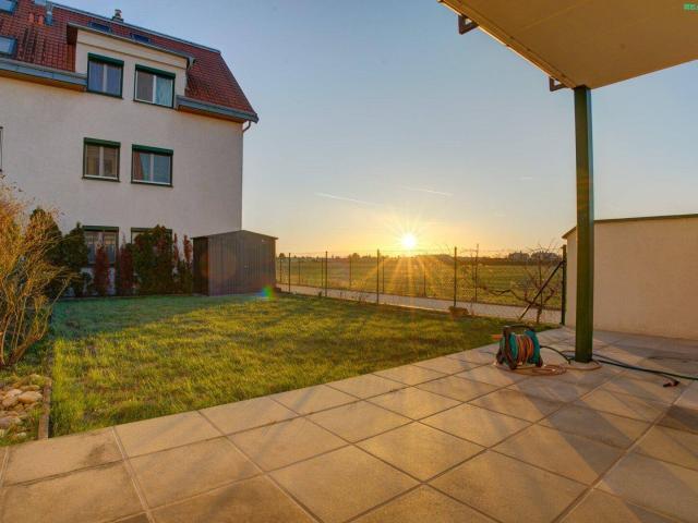 Traumhafte Gartenwohnung mit 150m2 Außenfläche in Wien Eßling