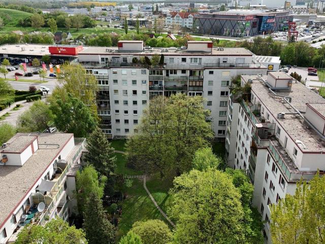 Traumhafte lichtdurchflutete 4 Zimmer Wohnung zum sanieren mit 2 Terrassen und Garage in 1210 Wien Frequent Lage!