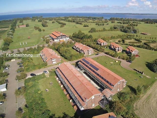 Traumhafte ruhig gelegene Ferienwohnung direkt an der Ostsee mit Weit und Meerblick