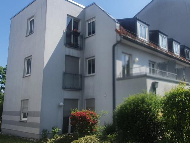 Traumhafte Seniorenwohnung mit Balkon und TG Stellplatz Nähe Hannah Stockbauer Schwimmhalle