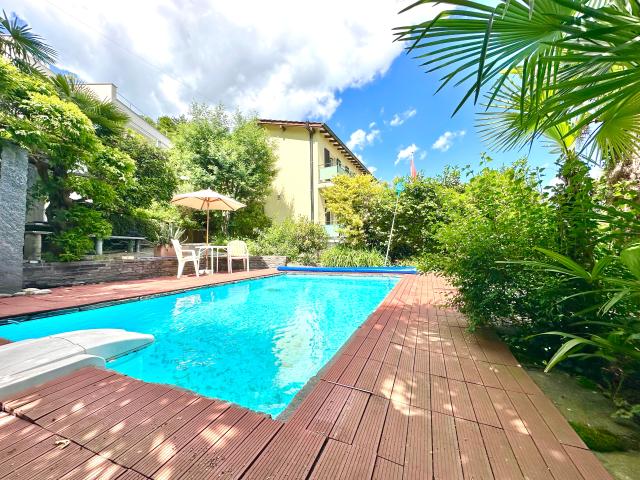 Traumhafte Villa in Pura mit herrlichem Seeblick und privatem Pool Splendida villa a Pura con magnifica vista lago e piscina privata