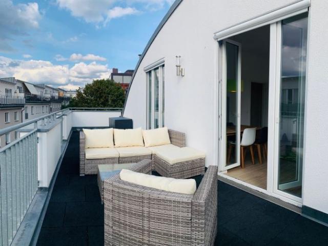 Traumhafte 2 Zimmer Dachgeschosswohnung unmöbliert