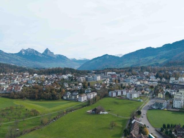 Traumhafte 3.5 Zimmer Wohnung im ersten Stock mit Aussicht