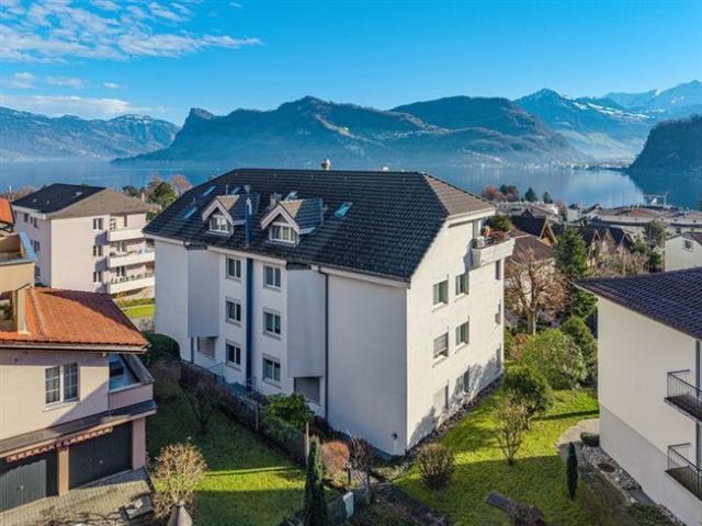 TRAUMHAFTE 4.5 ZIMMER WOHNUNG MIT SEESICHT IN HERGISWIL NW
