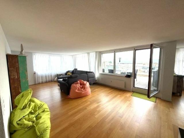 Traumhafte 4 ½ Zimmer Attikawohnung mit Weitsicht auf die Berner Alpen
