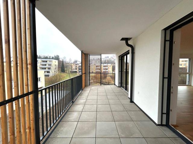Traumhafte 4 Zimmer Wohnung mit einem sehr großen, überdachten Balkon!