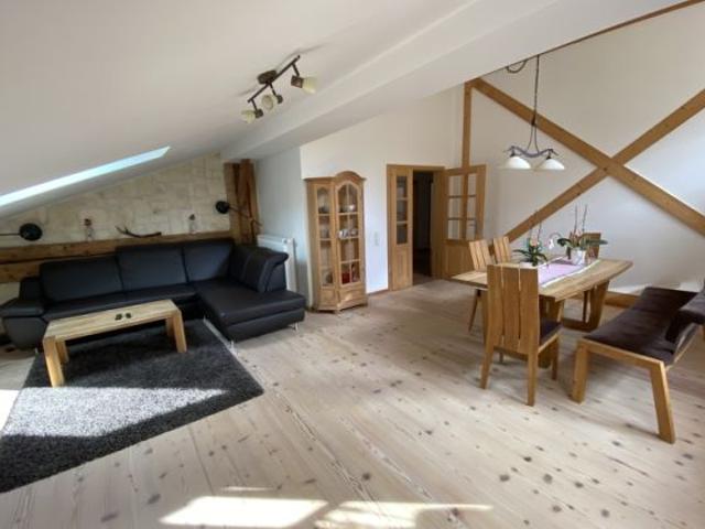 Traumhafte 5 Zimmer Wohnung in Rottau