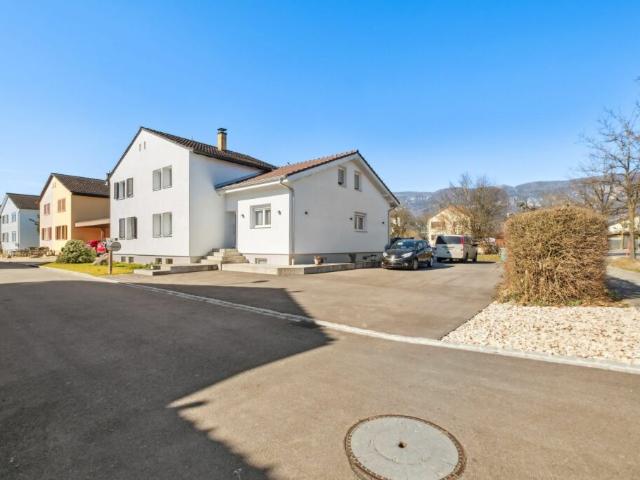 Traumhaftes 6.5 Zimmer Doppelfamilienhaus mit großem Potenzial!
