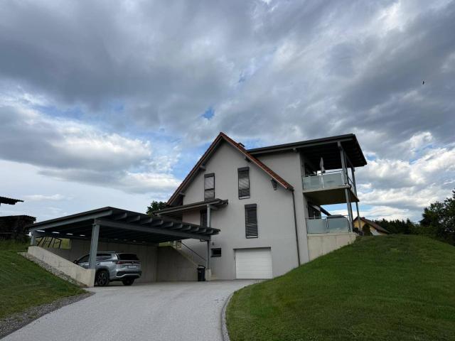 Traumhaftes Zweifamilienhaus im Grünen – voll möbliert, Glasfaser, Garage & großer Garten