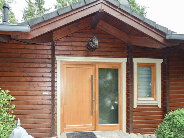 Traumhaftes Blockbohlenhaus massiv, ökologisch auf großem Grundstück