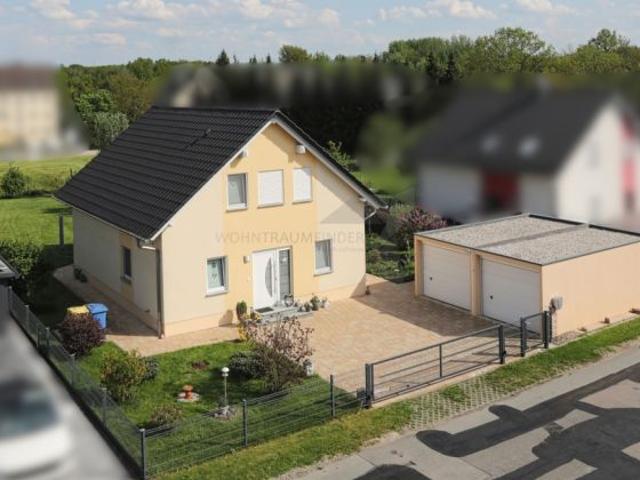 ! Schnell sein lohnt sich ! Traumhaus mit Doppelgarage, großem Grundstück und Erdwärme