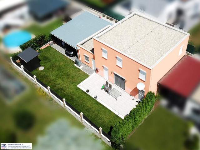 Traumhaftes Einfamilienhaus mit Garten, Terrasse, Garage und Carport Nähe Wien