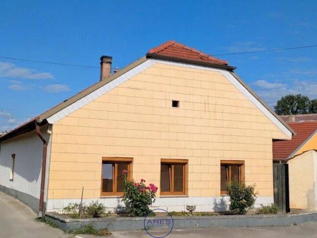 Traumhaftes Potenzial: Bauernhaus mit Innenhof, Stadel und Baureserve Langenlois
