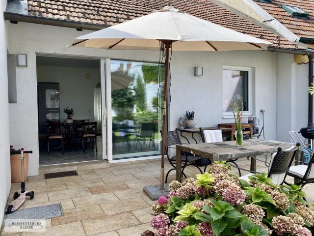 TRAUMHAFTER UNEINSEHBARER ATRIUMGARTEN / WINZERHAUS MIT GROSSEM ERWEITERUNGSPOTENTIAL