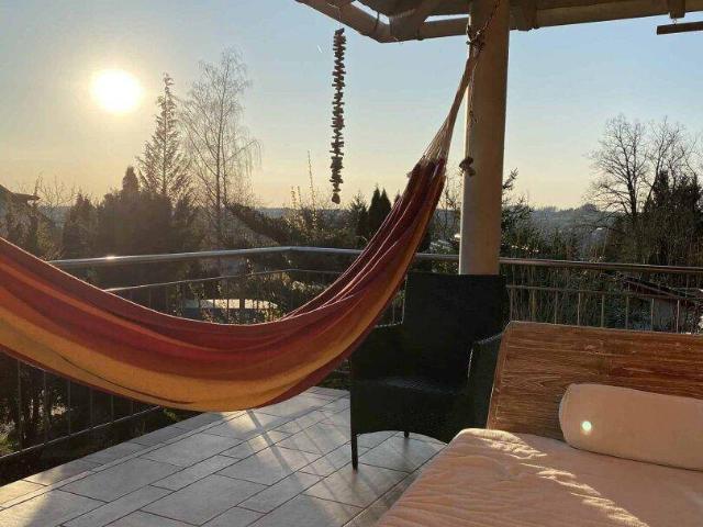 Traumhafter Bungalow mit Einliegerwohnung – hier vereint sich Platz & Komfort!