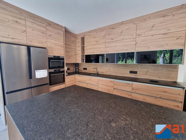 Traumhaus in Gramastetten, direkt an der Stadtgrenze zu Linz: Wohnen oder Arbeiten in Top Lage!