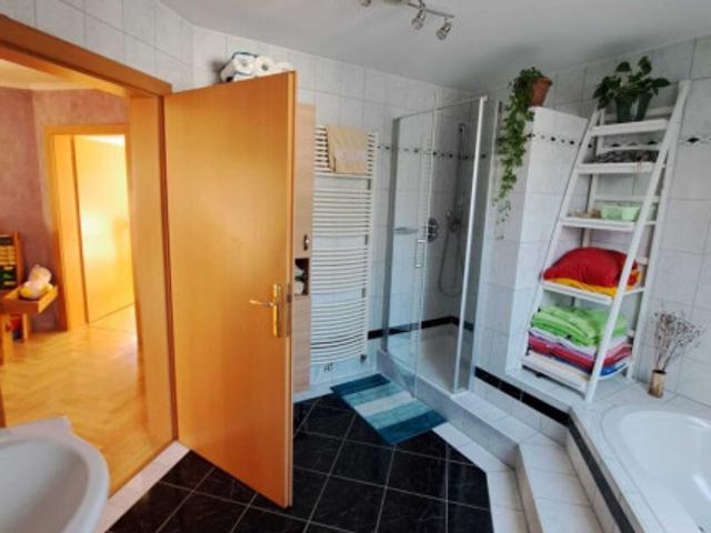 Traumhaus in Weiz – Großzügiges Wohnen mit 6 Zimmern, Garten, Balkon und herrlichem Grünblick