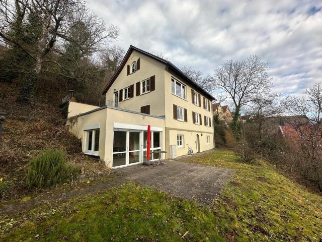 Traumhaus in Top Lage mit Einliegerwohnung und hohem Ausbaupotential