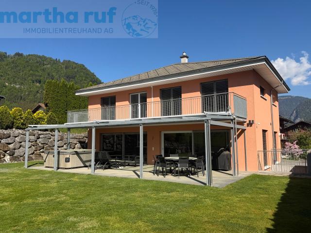 Traumhaus mit Bergsicht, grosser Terrasse und Doppelgarage