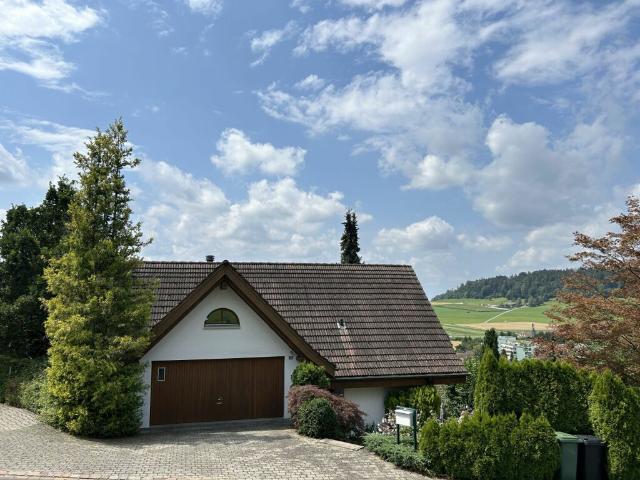 Traumhaus mit Panorama – Stilvoll wohnen in ruhiger Lage mit Garten & Whirlpool