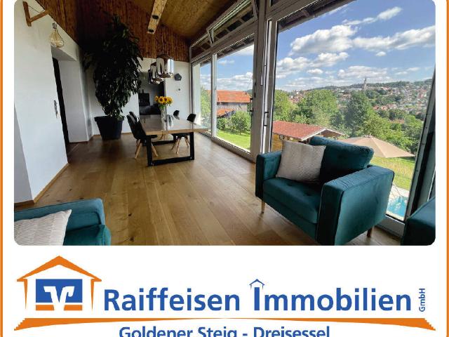 Traumhaus mit Pool in herrlicher Aussichtslage bei Waldkirchen